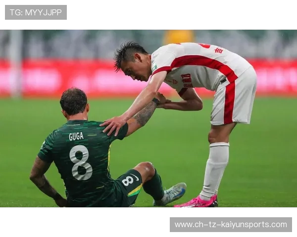 蒙哥马利正式出任北京国安主帅，带队演练三中卫防守阵型